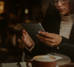 eSIM i internet za granicą – dostęp bez roamingu
