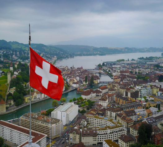 Internet in Switzerland Without Extra Charges – How Does eSIM Work and Why Is It the Best Alternative to Traditional Roaming?
