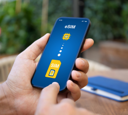 Potrzebuję eSIM z internetem mobilnym, żeby uniknąć wysokich kosztów roamingu